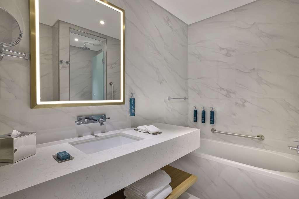 Hilton Garden Inn Dubai Business Bay 객실 사진