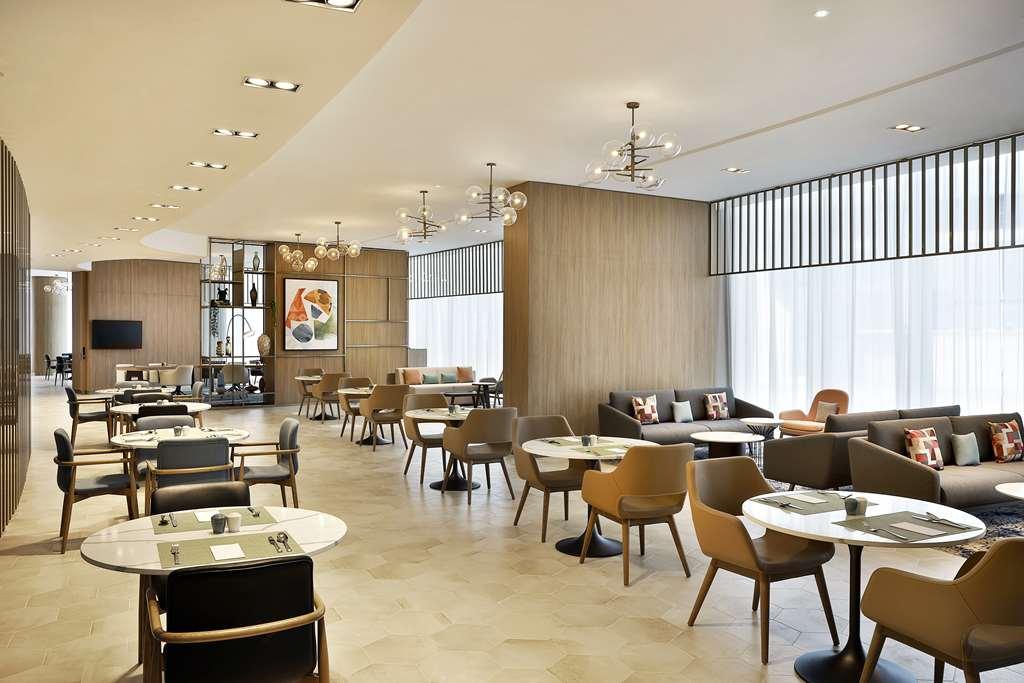 Hilton Garden Inn Dubai Business Bay 레스토랑 사진